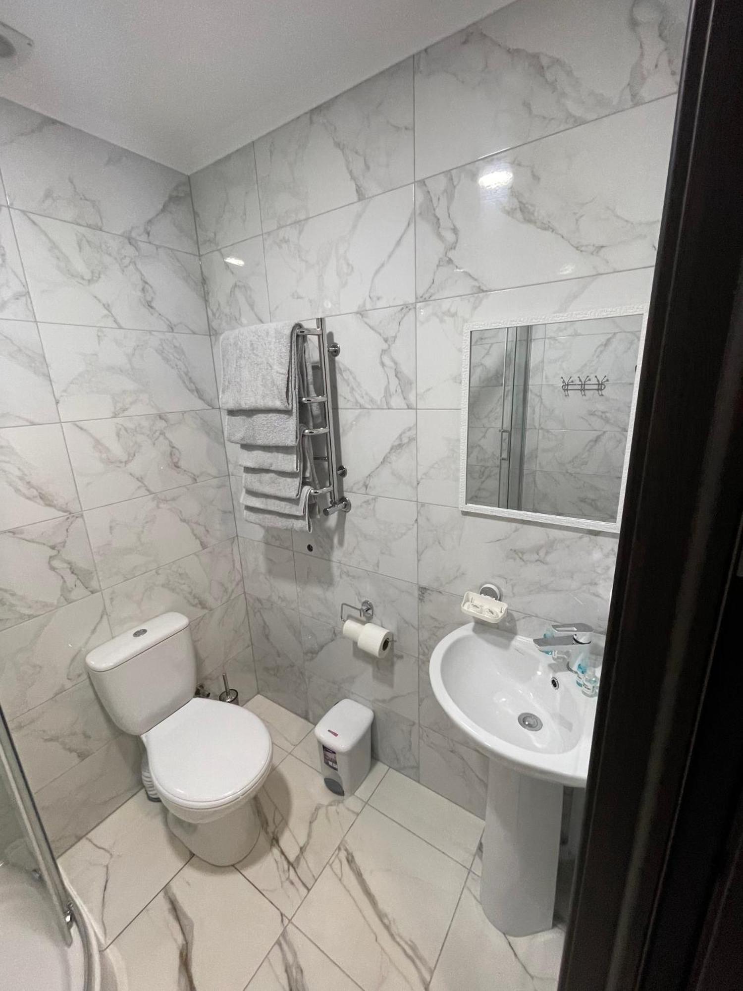 Hotel Ні Пуху, Ні Пера! Reshetylivka Zewnętrze zdjęcie